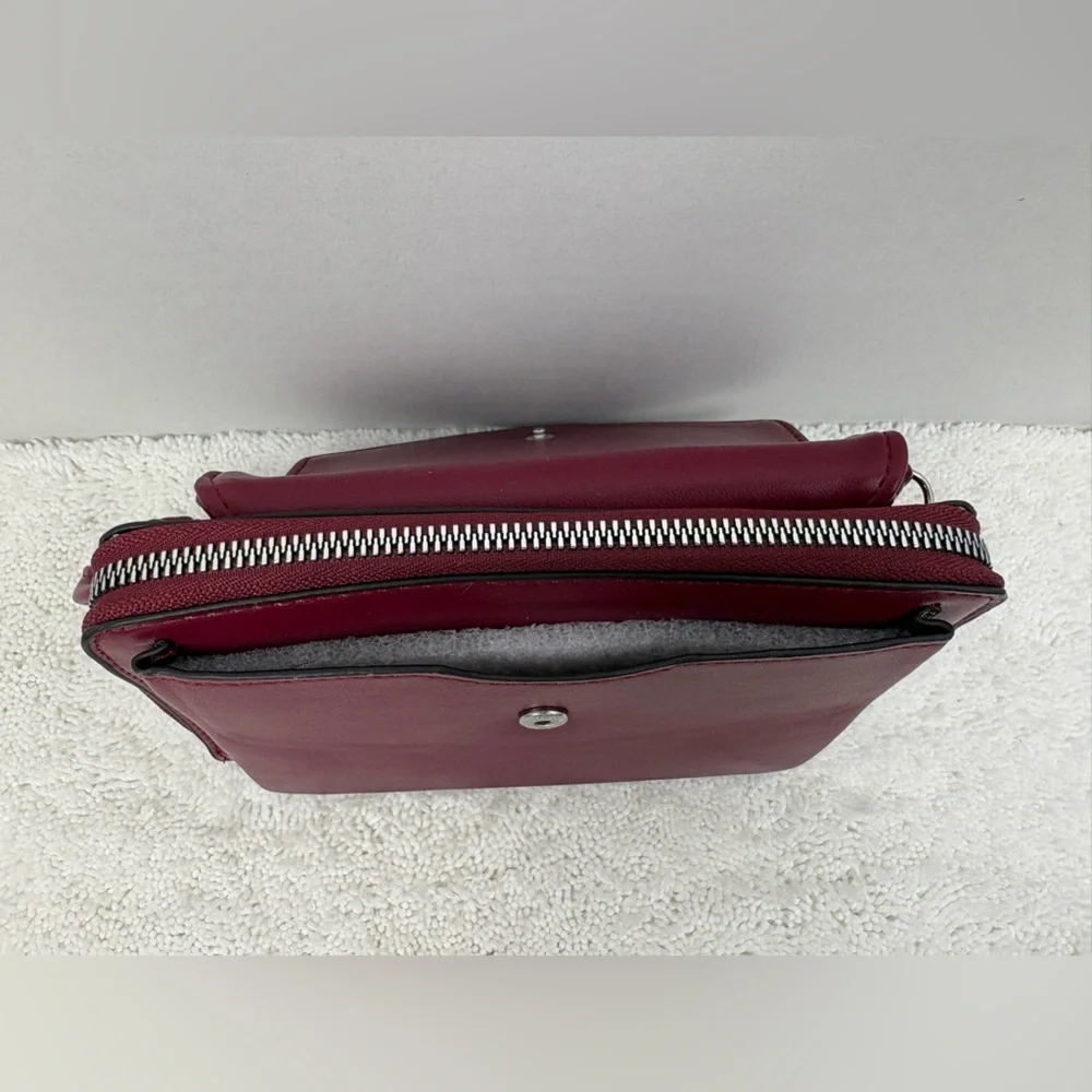 NWT Kohl’s Burgundy Quilted Faux Leather Crossbody Adjustable Strap